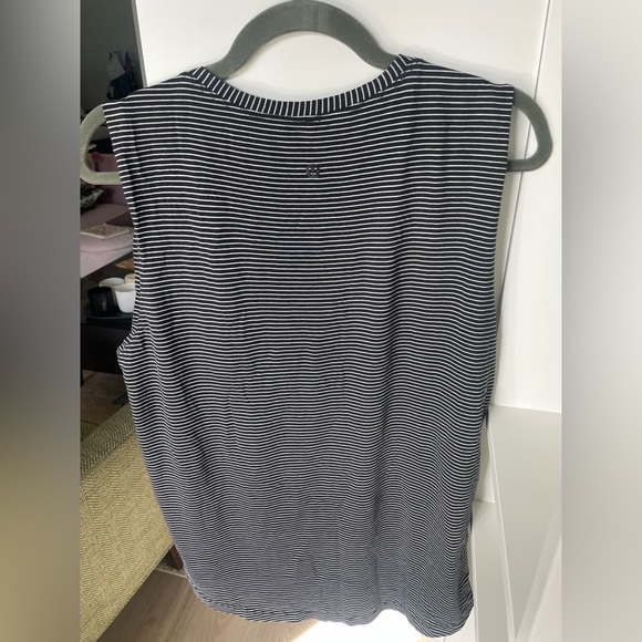 lululemon tank - Picture 2 of 2